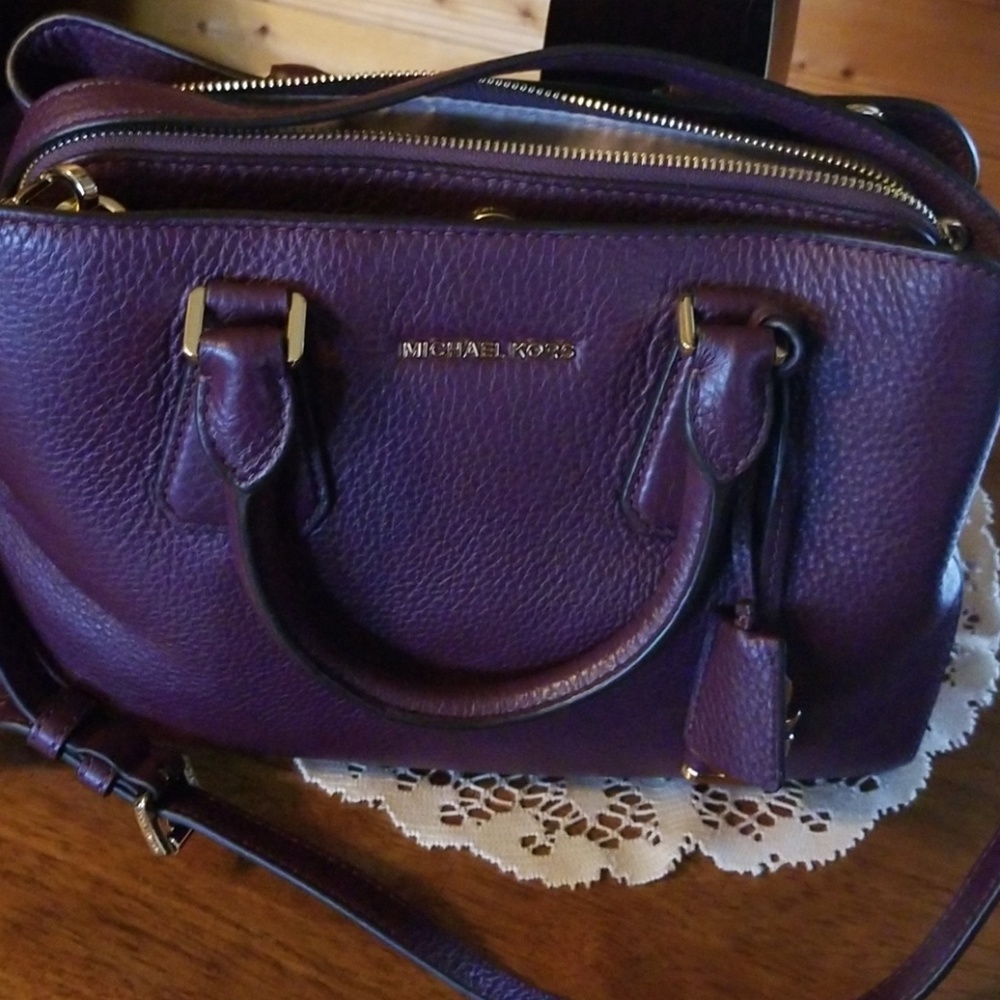 Michael Kors handbag & matching wallet